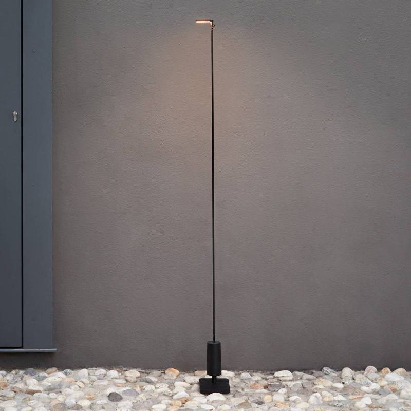 Luceplan LED-Wegelampe Flia, 75 cm hoch, schwarz, Kunststoff von Luceplan