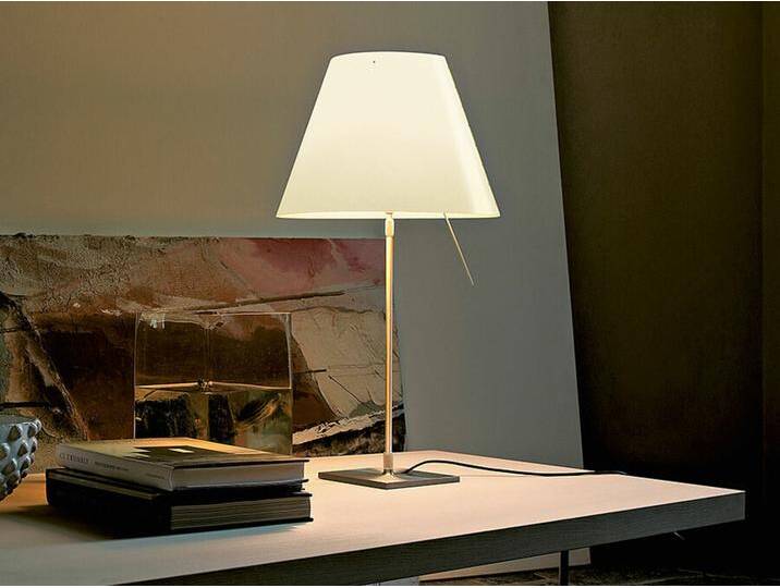 Luceplan Lampe Costanza weiß, Designer Paolo Rizzatto, 76-110xFuß 18xFuß 18 cm von Luceplan
