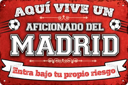 Wetterfestes Deko Blechschild für Fußball Fans, hier wohnt ein Madrid Rot Fan – Wandschild, Türschild, Torschild, lustiger Fussball Spruch, Fanartikel (20 x 30 cm) von LuckyLinde