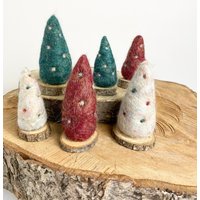 Miniatur Weihnachtsbäume, Gefilzte Miniaturbäume, Weihnachtsbaum Tischdekoration, Kleine Nadelgefilzte Bäume, Kleines Baumdekor von LucyAntwisGifts