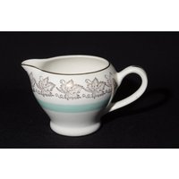 Delphatic Ware Barratts England Creamer Verzierter Türkisblauer Bandgoldblattweinlese-Milchkännchengoldstreifen Barratt von LucysMidCentury