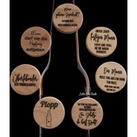 Gravierte Flaschenöffner Rund Aus Holz - Echtes Männergeschenk von LuettisDekoStudio
