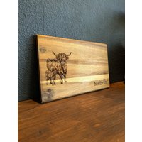 Frühstücksbrett Mit Eigner Gravur/Personalisiertes Geschenk Kühe Shetland Landhaus Akazien Holz von LukasBartkeDesign