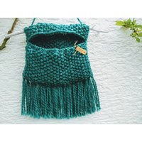 Hängetasche Tolle Deko Wandschmuck Tasche in Smaragdgrün Aus Wolle Und Holz Reine Natur Handgesponnen & Gestrickt Unikat von LulaSpinnt