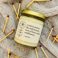 Inspirational Candle - Eine Seele, So Süß, Wie Wilder Honig; Von Bienen Und Wildblumen Getragen Inspirierendes Geschenk Für Freund von LuluPearCandleCo
