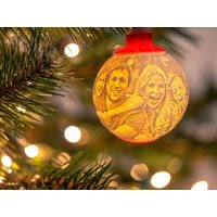 Personalisierte Leuchtende Weihnachtskugeln Mit Foto Bild Christbaumkugeln Personalisierte Leuchtende Weihnachtskugeln Mit Foto Bild Christbaumkugeln von LumiDreamsde