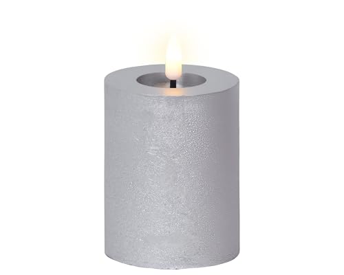 Lumineo LED Kerze mit Timerfunktion 7x11cm Wachs - flackernde Flamme Effekt - Echtwachskerze batteriebetrieben - Wachskerze Stumpenkerze Rustik Silber Warmweiß Lumineo LED Kerze mit Timerfunktion 7x11cm Wachs - flackernde Flamme Effekt - Echtwachskerze batteriebetrieben - Wachskerze Stumpenkerze Rustik Silber Warmweiß von Lumineo