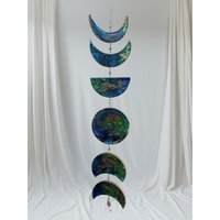 Handgemachter Mondphasen-Wandbehang Aus Resin von MaebleArts
