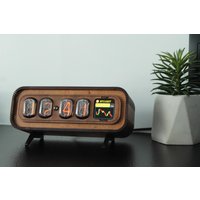 Eiche Nixie Tube Uhr Bitcoin Tracker, Wetter - & Fotoanzeige von LuminoRetro