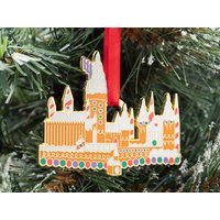 Lebkuchenschloss Emaille Baum Ornament von LumosPins