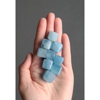 Aquamarin-Würfel, Blauer Aquamarin Mini-Palmenstein, Sicherer Reise-Kristall, Blaues Chakra-Kristall, Wassermann-Kristall, Meditations-Würfel von LunaSkyCrystals