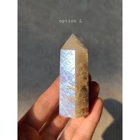 Blauer Mondstein Turm, Neubeginn Punkt, Weiblicher Energie Kristall, Solar Plexus Chakra, Sonnenstein Punkte von LunaSkyCrystals