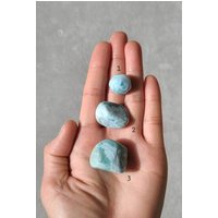 Larimar Trommelstein, Blauer Taschenstein, Beruhigender Kristall, Solar Plexus Entspannungskristall, Heilender von LunaSkyCrystals