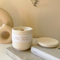 Süße Nach Honig Duftende Sojakerze in Handgefertigter Jesmonit-Dose von Lunaehome