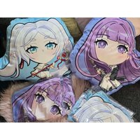 Shaped Throw Pillow Frieren Fern Anime Kissen Kissenbezug Kawaii Short Plush Chibi Accessories Cute Pillowcase Shaped Throw Pillow Frieren Fern Anime Kissen Kissenbezug Kawaii Short Plush Chibi Accessories Cute Pillowcase von LunamisDream