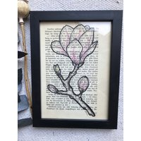 Magnolia Art Drawing Wall Decor Spring Upcycling Floral Decoration Magnolien Blüte Hanami Deko Illustration Wand Dekoration Frühling von LunarnniCreations