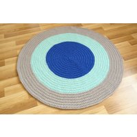 Handgefertigter Runder Teppich Aus Baumwolle Grauer Gewebter Bodenteppich Handgefertigter Runder Teppich Aus Baumwolle Grauer Gewebter Bodenteppich von Lunarug