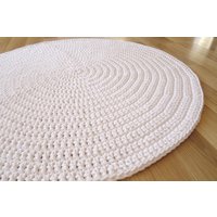 Handgefertigter Runder Teppich Aus Weißer Baumwolle Geflochtener Dekorativer von Lunarug