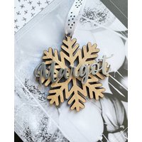 Weihnachtskugel, Personalisiertes Ornament in Form Einer Schneeflocke Mit Vornamen von LunefulleCreations