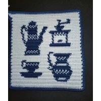Ein Paar Topflappen Mit Küchengeräte Motiv. Gehäkelt, Handgemacht Aus Baumwolle Ein Paar Topflappen Mit Küchengeräte Motiv. Gehäkelt, Handgemacht Aus Baumwolle von LunisHaekelecke