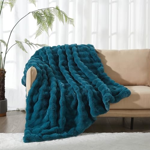 Luowei Flauschig Kuscheldecke 220x240 cm Blau Sofa Schlafzimmer Büro Plüsch Decke Winter Wärme Aesthetic Multifunktionsdecke für Haarausfall Bei Tieren und Couchdecken Zum Schutz Luowei Flauschig Kuscheldecke 220x240 cm Blau Sofa Schlafzimmer Büro Plüsch Decke Winter Wärme Aesthetic Multifunktionsdecke für Haarausfall Bei Tieren und Couchdecken Zum Schutz von Luowei
