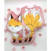 Kirschblüten Fuchs/Kitsune Kissenbezug Anime Kissen Japan Sakura Kimono Kirschblüten Fuchs/Kitsune Kissenbezug Anime Kissen Japan Sakura Kimono von LusAmigurumi