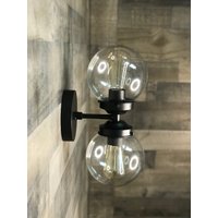 Aeolus Double Bulb 6In Globe Vanity Mid Century Industrial Moderne Wandleuchte von LustrousLumens