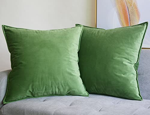 Lutanky 2 Stück Samt-Kissenbezüge, dekorativ, quadratisch, weiche Flansche, Kissenbezüge für Sofa, Schlafzimmer, mit unsichtbarem Reißverschluss (olivgrün, 45,7 x 45,7 cm, 2 Stück) von Lutanky