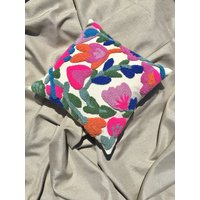 Punch Nadelkissen | Dekokissen Gesticktes Kissen Kasperle Kissenbezug von LuulHome