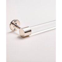 Lucite Und Polierte Chrom Handtuchhalter Mit Geschlossenem Ende, Handtuchhalter, Modernes Badezimmerzubehör Set in Poliertem Oder Satiniertem Nickel Lucite Und Polierte Chrom Handtuchhalter Mit Geschlossenem Ende, Handtuchhalter, Modernes Badezimmerzubehör Set in Poliertem Oder Satiniertem Nickel von LuxHoldups