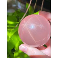stern Rose Quarz Kugel | Poliert Geschnitzte Kristall Hell Rosa Reflektierende Liebe Energie Edelstein Hohe Qualität von LuxeCrystalsShop