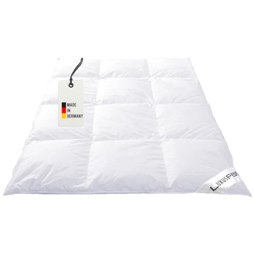 Luxusfeder Daunendecke 155x220 cm 1680g 100% weiße sächsische Neue Gänsedaunen Daunenbettdecke Kassettenbett extra warm, deutsches Qualitätsprodukt von Luxusfeder