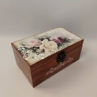 Große Aufbewahrungsbox Aus Holz Im Rustikalen Stil von LyidoraWoodenDecor