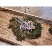 Glasfläschen Mit Mini Trommelsteinen von LyncasCreations