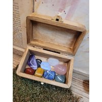 Schatzkiste Mit 9 Verschiedenen Edelsteinen von LyncasCreations