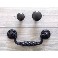 108 Mm Schubladengriff Hängegriff Möbelgriff Möbelgriffe Möbel Griff Schrank Schubladen Griffe Antike Schwarz Schubladengriffe Schrankgriffe von LynnsHardware