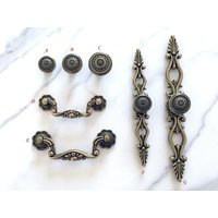 76 96 128 160 Mm Bronze Antike Schubladen Griff Küchengriffe Küche Schrank Griffe Möbel Knäufe Möbelgriffe Möbelgriff Kommodengriffe Kommode von LynnsHardware