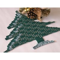 Handgemachte Gehäkelte Weihnachtsbaum-Verzierung Grün-Weißes Spitzen-Dekor Handgemachte Gehäkelte Weihnachtsbaum-Verzierung Grün-Weißes Spitzen-Dekor von LyonaJana