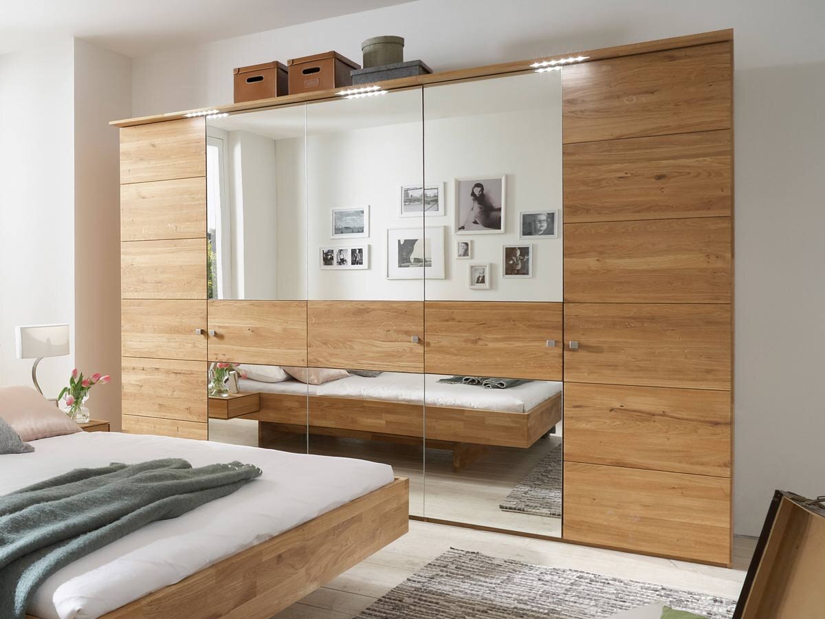 M&H Kleiderschrank Mercur F5 Wildeiche Wildeiche massiv Bianco geölt 299,5 cm (5-türig) Holz / Weißglas glänzend von M & H