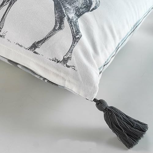 MACOSA U1611633 Deko-Kissen 30 x 50 cm Hirsche Weiß Grau inkl. Füllung Sofakissen Dekokissen mit Reißverschluss Zierkissen Deko Couchkissen von MACOSA HOME