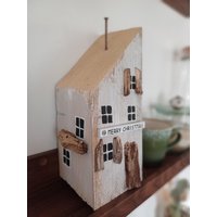 Holzhaus Weihnachtshaus Bemalt Holz Gartendeko Holzhäuser Schräghaus Speicherhaus Wohndeko Handbemalt Unikat Rustikal Upcyling 1 Stück von MADEbyLENEShop