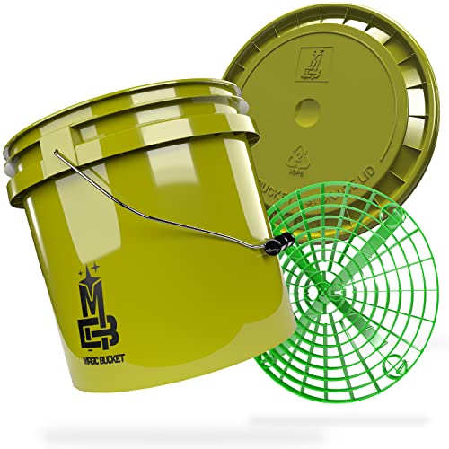 MAGIC BUCKET | Auto Handwäsche Bundle | Wascheimer mit passendem Eimer Deckel 3,5 US GALLONEN ca. 13 Liter | Mit Grit Guard Eimereinsatz Schmutzsieb | Waschset Khaki/Grün von MAGIC BUCKET