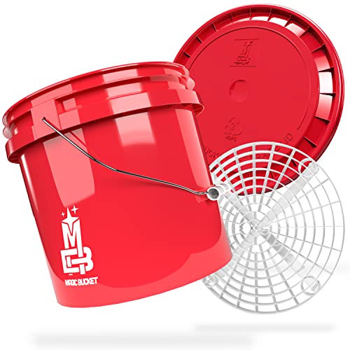 MAGIC BUCKET | Auto Handwäsche Bundle | Wascheimer mit passendem Eimer Deckel 3,5 US GALLONEN ca. 13 Liter | Mit Grit Guard Eimereinsatz Schmutzsieb | Waschset Rot/Weiß von MAGIC BUCKET