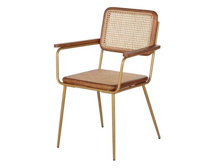Esszimmerstuhl mit Rattan-Sitzfläche und goldenen Beinen von MAISONS-DU-MONDE