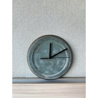 Handgemachte Keramik Uhr Von Theta Studio Mit Seiko Uhrwerk Handgemachte Keramik Uhr Von Theta Studio Mit Seiko Uhrwerk von MAKETHongKong