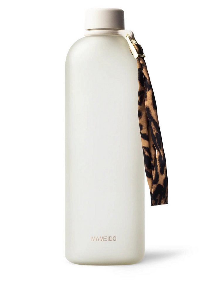 MAMEIDO Trinkflasche, auslaufsicher mit Zeitmarkierung und Handschlaufe in 1000 ml & 1500 ml MAMEIDO Trinkflasche, auslaufsicher mit Zeitmarkierung und Handschlaufe in 1000 ml & 1500 ml von MAMEIDO