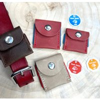 Hunde-Täschchen Aus Leder Cooper | Viele Farbkombinationen Für Die Hundemarke, Tassomarke Oder Airtag Von Apple von MANUFACTICAstore