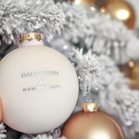 Bauherren Weihnachtskugeln Glas Weihnachtsgeschenk Bauherr Bauherrin Richtfest Geschenk Einzug Mit Jahr Name Und Koordinaten Personalisiert Bauherren Weihnachtskugeln Glas Weihnachtsgeschenk Bauherr Bauherrin Richtfest Geschenk Einzug Mit Jahr Name Und Koordinaten Personalisiert von MAREENxJEANINE