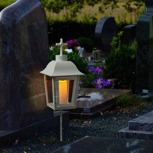Grablaterne mit Mini LED Kerze Grablicht mit 2 wechselbaren Spitzen (Kugel, Kreuz) und Erdspieß Grableuchte Grablampe Friedhofslaterne Gartenlaterne weiß (Laterne mit Kerze/Typ6) von MARELIDA