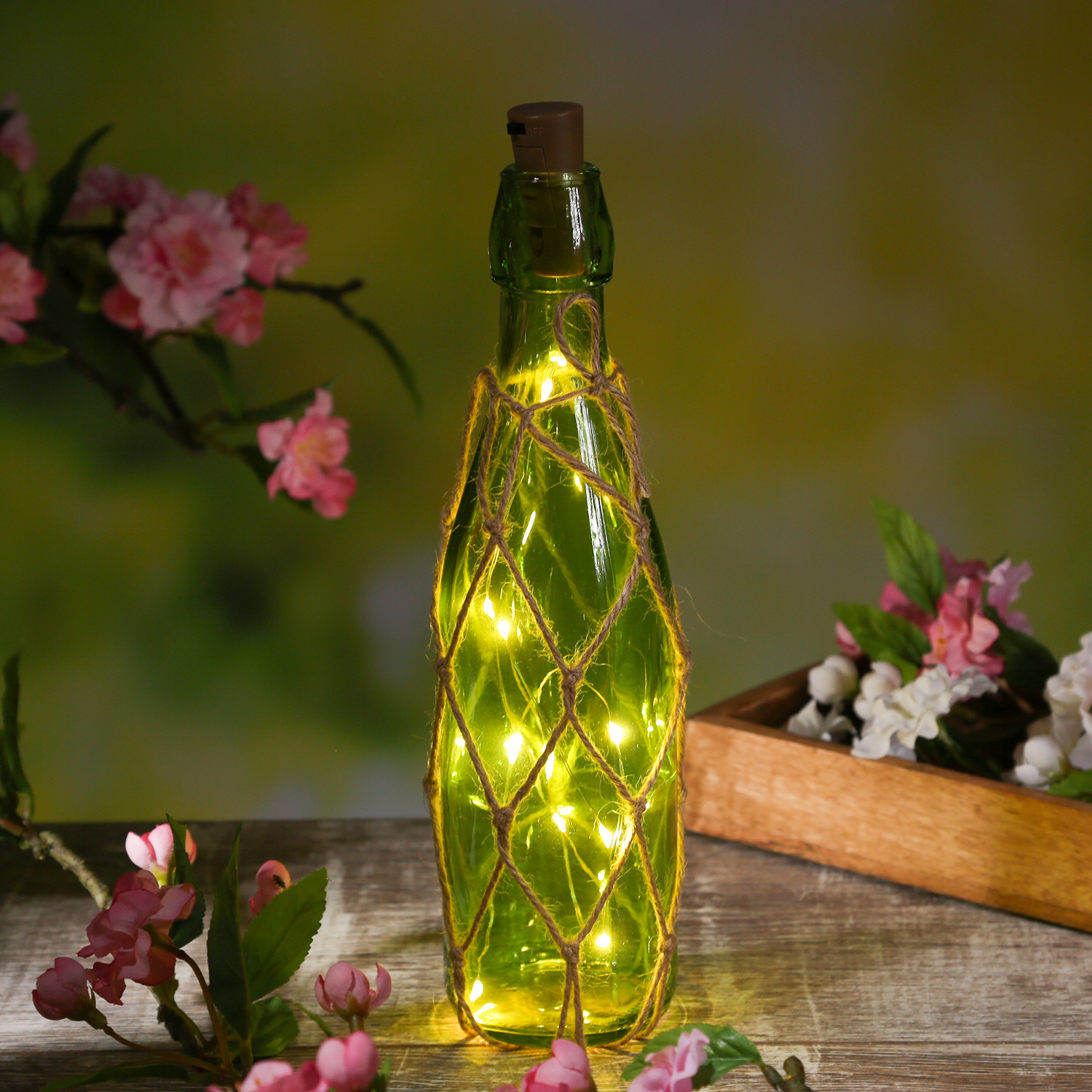 LED Dekoflasche mit Juteseil und LED Drahtlichterkette - Leuchtflasche - H: 28cm - grün von MARELIDA